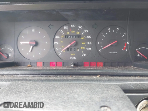 1987 Volvo 740 with VIN YV1FX8845H1175324, listed as a IAAI auction lot 42076862 with 371,211 mi miles. Bid and sale history available at carsss.com. Image 7.