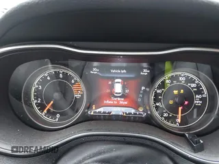 2023 Jeep Cherokee Altitude Lux z VIN 1C4PJMMB9PD101541, wystawiony jako IAAI lot #41904235 z przebiegiem 16 690 mil mil oraz . Historia ofert i sprzedaży dostępna na DreamBid. Obrazek 7.