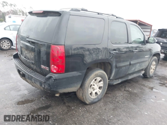 2008 GMC Yukon SLE w/3SA with VIN 1GKFC13C88R268108, listed as a IAAI auction lot 41645695 with 312,776 mi miles. Bid and sale history available at carsss.com. Image 4.