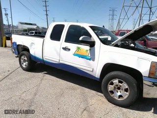 2013 Chevrolet Silverado 1500 LT with VIN 1GCRCSE0XDZ278084, listed as a IAAI auction lot 41826461 with 293,696 mi miles. Bid and sale history available at carsss.com. Image 6.