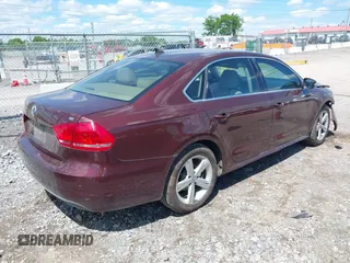 2013 Volkswagen Passat SE z VIN 1VWBP7A35DC080144, wystawiony jako IAAI lot #42191470 z przebiegiem 158 259 mil mil oraz . Historia ofert i sprzedaży dostępna na DreamBid. Obrazek 4.