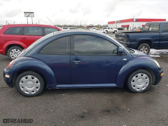 1999 Volkswagen New Beetle GLS with VIN 3VWCA21C9XM417149, listed as a IAAI auction lot 41690669 with NaN miles. Bid and sale history available at carsss.com. Image 13.