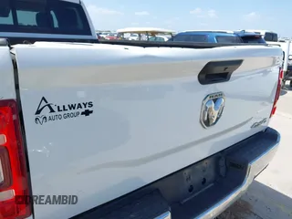 2019 Ram 2500 Tradesman with VIN 3C6UR5HLXKG621237, listed as a IAAI auction lot 42499165 with 79,899 mi miles and . Bid and sale history available at DreamBid. Image 17.