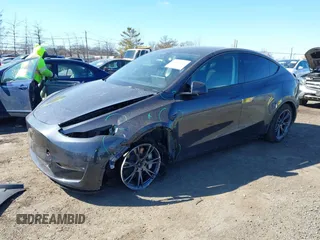 2024 Tesla Model Y Long Range with VIN 7SAYGDEE4RF149457, listed as a IAAI auction lot 41700922 with Not Provided miles. Bid and sale history available at carsss.com. Image 19.
