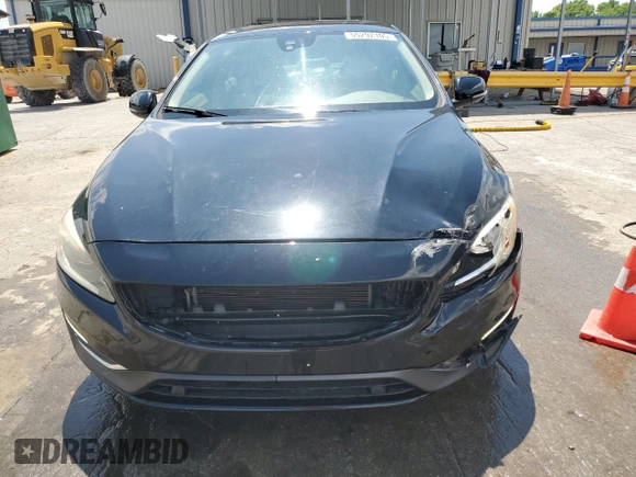 2015 Volvo S60 T5 Drive-E Platinum z VIN YV140MFD4F1314783, wystawiony jako Copart lot #55292105 z przebiegiem 129 818 mil mil oraz Szkoda całkowita • Salvage title. Historia ofert i sprzedaży dostępna na DreamBid. Obrazek 5.