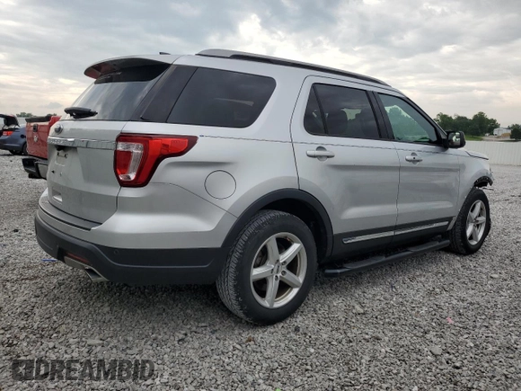 2018 Ford Explorer XLT с VIN 1FM5K7D87JGA91636, выставлен на аукционе Copart как лот 59622325 с пробегом 102 706 миль миль и Списание • Salvage title. История ставок и продаж доступна на DreamBid. Изображение 3.