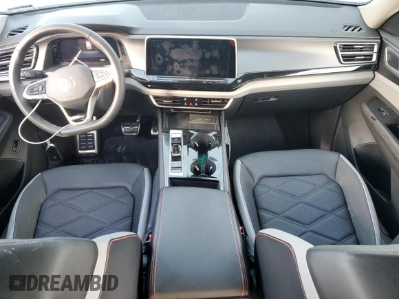 2024 Volkswagen Atlas Peak Edition SE with VIN 1V2CR2CA8RC570034, listed as a Copart auction lot 45377275 with 26,557 mi miles and Salvage title. Bid and sale history available at DreamBid. Image 8.
