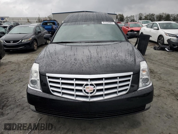 2006 Cadillac DTS Professional z VIN 1GEEH06Y86U500282, wystawiony jako Copart lot #81234904 z przebiegiem 61 611 mil mil oraz Szkoda całkowita • Salvage title. Historia ofert i sprzedaży dostępna na DreamBid. Obrazek 5.