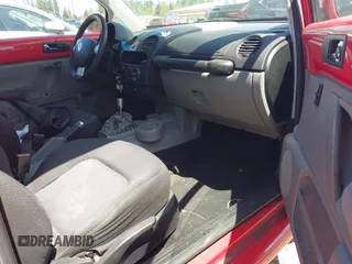 2003 Volkswagen Beetle GLS с VIN 3VWCK21C83M420468, выставлен на аукционе IAAI как лот 42450376 с пробегом 195 167 миль миль и . История ставок и продаж доступна на DreamBid. Изображение 5.