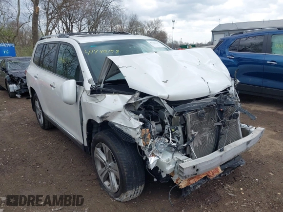 2013 Toyota Highlander Limited z VIN 5TDYK3EH5DS138469, wystawiony jako IAAI lot #41948157 z przebiegiem 135 382 mil mil oraz . Historia ofert i sprzedaży dostępna na DreamBid. Obrazek 1.