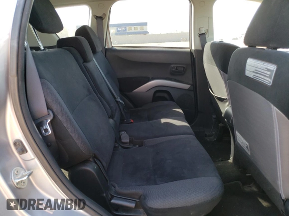2007 Mitsubishi Outlander LS z VIN JA4MT31X57Z012313, wystawiony jako Copart lot #48812055 z przebiegiem 139 066 mil mil oraz Szkoda całkowita • Salvage title. Historia ofert i sprzedaży dostępna na DreamBid. Obrazek 11.