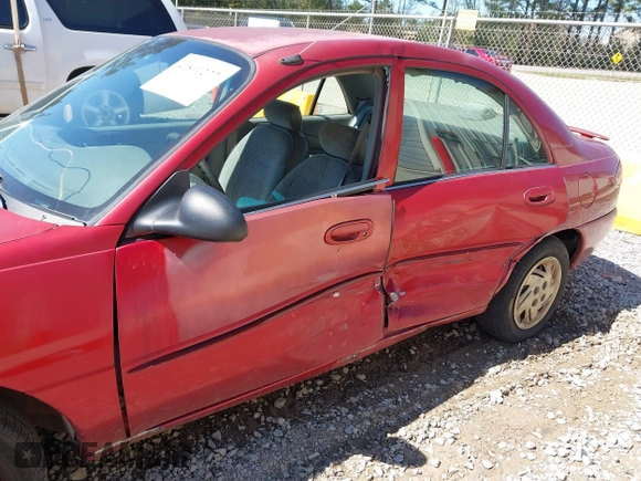 1998 Ford Escort SE z VIN 1FAFP13P4WW141203, wystawiony jako IAAI lot #41811277 z przebiegiem 232 746 mil mil oraz . Historia ofert i sprzedaży dostępna na DreamBid. Obrazek 6.
