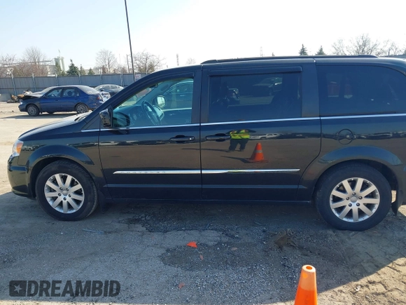 2015 Chrysler Town & Country Touring with VIN 2C4RC1BG0FR672993, listed as a IAAI auction lot 41797935 with 116,815 mi miles. Bid and sale history available at carsss.com. Image 14.