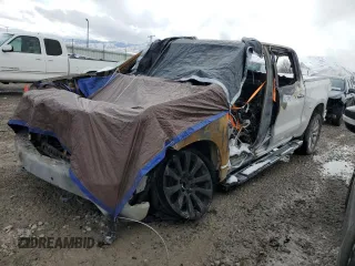 2019 Chevrolet Silverado 1500 High Country with VIN 3GCUYHEL6KG127717, listed as a Copart auction lot 48813995 with 0 mi miles and Salvage Title. Bid and sale history available at carsss.com. Image 1.