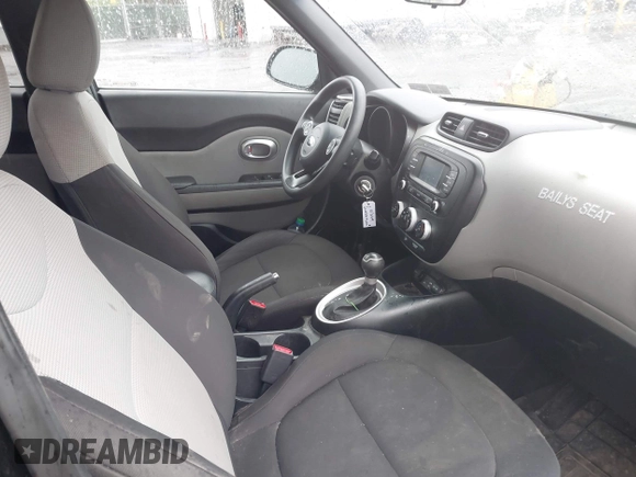 2016 Kia Soul z VIN KNDJN2A23G7283531, wystawiony jako IAAI lot #42236393 z przebiegiem 72 974 mil mil oraz . Historia ofert i sprzedaży dostępna na DreamBid. Obrazek 5.