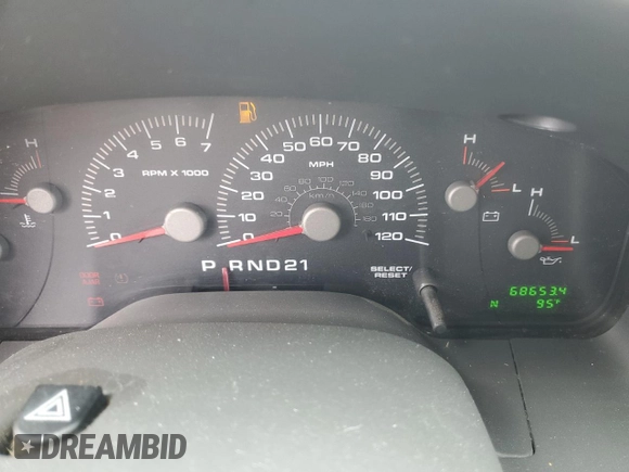 2004 Ford Expedition Special Service with VIN 1FMPU16L74LA55782, listed as a Copart auction lot 58326715 with 68,653 mi miles and Salvage title. Bid and sale history available at DreamBid. Image 9.