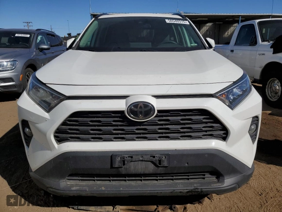 2020 Toyota RAV4 XLE with VIN 2T3P1RFV8LW087519, listed as a Copart auction lot 50540315 with 85,284 mi miles and Salvage Title. Bid and sale history available at DreamBid. Image 5.