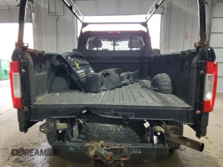 2017 Ford Super Duty F-250 SRW XLT with VIN 1FTBF2B69HEE74192, listed as a Copart auction lot 84031904 with 133,743 mi miles and Salvage Title. Bid and sale history available at carsss.com. Image 6.