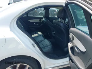 2017 Mercedes-Benz C 300 с VIN 55SWF4KB2HU204504, выставлен на аукционе IAAI как лот 42660080 с пробегом 40 202 миль миль и . История ставок и продаж доступна на DreamBid. Изображение 8.