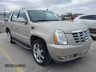 2008 Cadillac Escalade with VIN 1GYEC63898R234382, listed as a IAAI auction lot 41781206 with 150,916 mi miles. Bid and sale history available at carsss.com. Image 1.