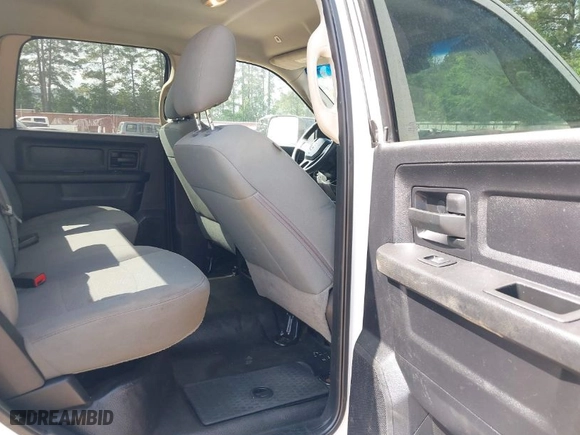 2018 Ram 2500 Tradesman with VIN 3C6UR4CJ4JG306531, listed as a IAAI auction lot 42071900 with 199,796 mi miles. Bid and sale history available at carsss.com. Image 8.