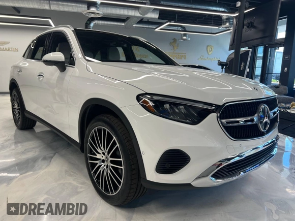 2024 Mercedes-Benz GLC with VIN W1NKM4HB9RF120120, listed as a Copart auction lot 53872055 with 5,587 mi miles and Clean Title. Bid and sale history available at carsss.com. Image 1.