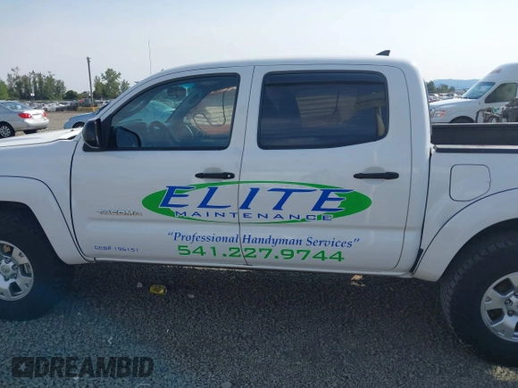 2014 Toyota Tacoma PreRunner with VIN 3TMJU4GN7EM158230, listed as a IAAI auction lot 40010521 with 145,185 mi miles. Bid and sale history available at carsss.com. Image 14.