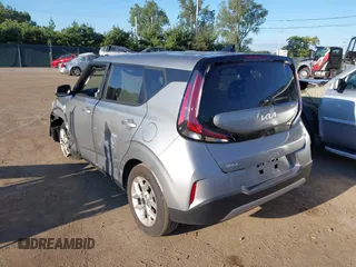 2023 Kia Soul LX with VIN KNDJ23AU1P7867295, listed as a IAAI auction lot 40041502 with 25,231 mi miles and . Bid and sale history available at DreamBid. Image 3.