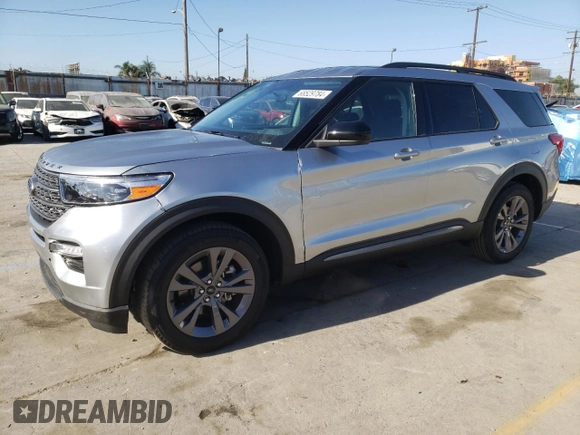 2024 Ford Explorer XLT with VIN 1FMSK7DHXRGA32630, listed as a Copart auction lot 68529784 with 884 mi miles and Salvage Title. Bid and sale history available at carsss.com. Image 1.