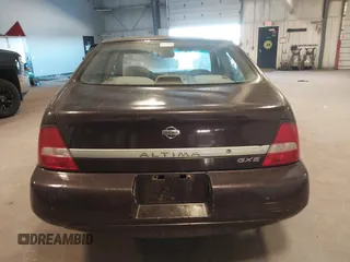 2000 Nissan Altima XE with VIN 1N4DL01D8YC131686, listed as a IAAI auction lot 41378330 with 137,464 mi miles. Bid and sale history available at carsss.com. Image 17.