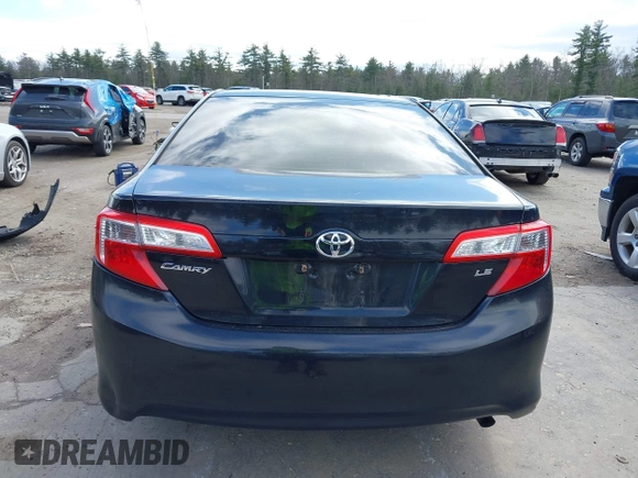 2012 Toyota Camry L with VIN 4T1BF1FKXCU033330, listed as a IAAI auction lot 42031388 with 199,418 mi miles. Bid and sale history available at carsss.com. Image 17.