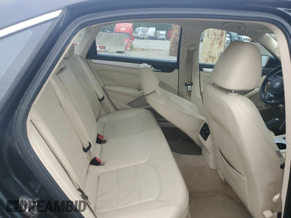 2013 Volkswagen Passat SE z VIN 1VWBH7A37DC110614, wystawiony jako Copart lot #55903665 z przebiegiem 121 117 mil mil oraz Szkoda całkowita • Salvage title. Historia ofert i sprzedaży dostępna na DreamBid. Obrazek 10.