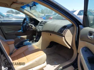 2005 Honda Accord LX z VIN 1HGCM56495A093905, wystawiony jako IAAI lot #42416234 z przebiegiem 121 479 mil mil oraz . Historia ofert i sprzedaży dostępna na DreamBid. Obrazek 5.