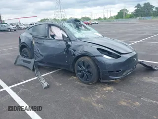 2024 Tesla Model Y с VIN 7SAYGDED6RF151881, выставлен на аукционе IAAI как лот 42108899 с пробегом Не указан миль и . История ставок и продаж доступна на DreamBid. Изображение 1.