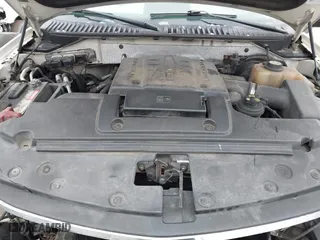 2007 Lincoln Navigator with VIN 5LMFU28567LJ13270, listed as a IAAI auction lot 41537706 with 206,707 mi miles. Bid and sale history available at carsss.com. Image 10.
