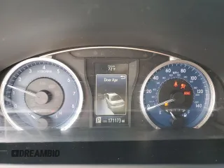 2015 Toyota Camry XLE с VIN 4T4BF1FK8FR453193, выставлен на аукционе Copart как лот 56962075 с пробегом 171 173 миль миль и Списание • Salvage title. История ставок и продаж доступна на DreamBid. Изображение 9.