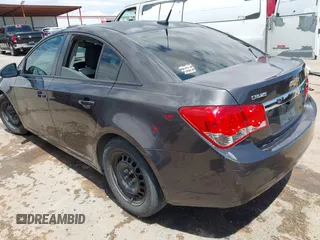 2014 Chevrolet Cruze LS z VIN 1G1PA5SHXE7169770, wystawiony jako IAAI lot #42356023 z przebiegiem 180 218 mil mil oraz . Historia ofert i sprzedaży dostępna na DreamBid. Obrazek 3.