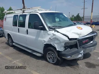 2014 GMC Savana Cargo z VIN 1GTW7FCA2E1903829, wystawiony jako IAAI lot #42432718 z przebiegiem 133 981 mil mil oraz . Historia ofert i sprzedaży dostępna na DreamBid. Obrazek 1.
