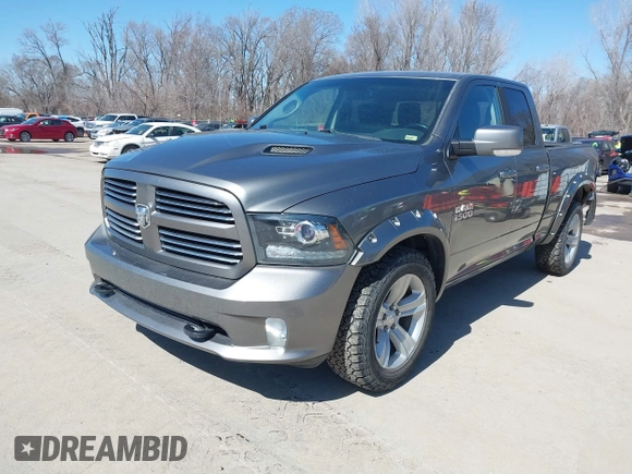 2013 Ram 1500 Sport z VIN 1C6RR7HT2DS530587, wystawiony jako IAAI lot #41742569 z przebiegiem 152 193 mil mil oraz . Historia ofert i sprzedaży dostępna na DreamBid. Obrazek 2.