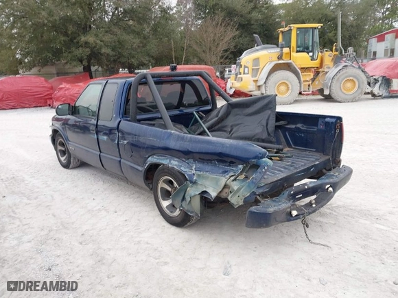 1999 Chevrolet S-10 LS with VIN 1GCCS19X8X8168896, listed as a IAAI auction lot 41485780 with 218,436 mi miles. Bid and sale history available at carsss.com. Image 3.