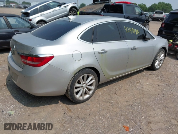 2015 Buick Verano Group z VIN 1G4PS5SK4F4169942, wystawiony jako IAAI lot #42484414 z przebiegiem 113 471 mil mil oraz . Historia ofert i sprzedaży dostępna na DreamBid. Obrazek 4.