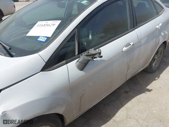 2019 Ford Fiesta SE with VIN 3FADP4BJ7KM135217, listed as a IAAI auction lot 41685629 with 91,140 mi miles. Bid and sale history available at carsss.com. Image 17.