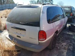 2000 Chrysler Voyager SE z VIN 1C4GJ44G5YB765618, wystawiony jako IAAI lot #41620854 z przebiegiem 179 090 mil mil oraz . Historia ofert i sprzedaży dostępna na DreamBid. Obrazek 4.