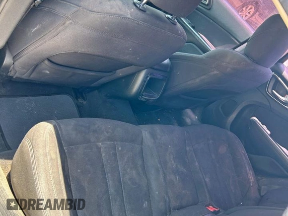 2015 Chrysler 200 Limited with VIN 1C3CCCAB4FN660631, listed as a Copart auction lot 59960725 with 204,751 mi miles and Clean title. Bid and sale history available at DreamBid. Image 6.