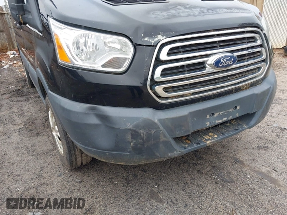 2017 Ford Transit z VIN 1FTYE1YM6HKA47762, wystawiony jako IAAI lot #41799938 z przebiegiem Nie podano mil oraz . Historia ofert i sprzedaży dostępna na DreamBid. Obrazek 6.