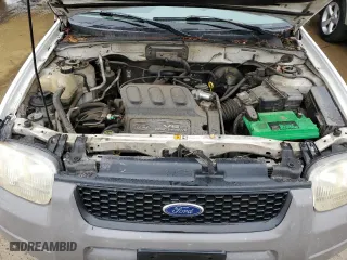 2001 Ford Escape XLS with VIN 1FMYU01191KA29996, listed as a Copart auction lot 86362534 with 265,271 mi miles and Salvage Title. Bid and sale history available at carsss.com. Image 12.