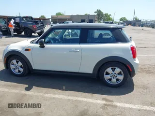 2017 MINI Hardtop Cooper с VIN WMWXP5C39H2D71459, выставлен на аукционе IAAI как лот 42111245 с пробегом 97 759 миль миль и . История ставок и продаж доступна на DreamBid. Изображение 14.