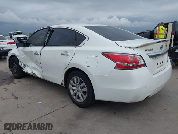 2014 Nissan Altima S with VIN 1N4AL3AP9EN260017, listed as a IAAI auction lot 41909306 with 288,257 mi miles and . Bid and sale history available at DreamBid. Image 3.