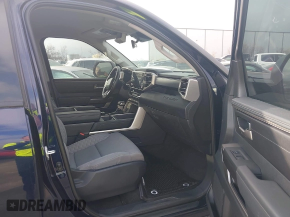 2022 Toyota Tundra 2WD SR5 with VIN 5TFLA5AB8NX017358, listed as a IAAI auction lot 38043908 with 22,386 mi miles. Bid and sale history available at carsss.com. Image 5.