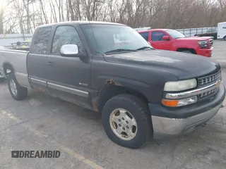 2002 Chevrolet Silverado 1500 LS with VIN 2GCEK19V021279901, listed as a IAAI auction lot 41827455 with 246,140 mi miles. Bid and sale history available at carsss.com. Image 1.